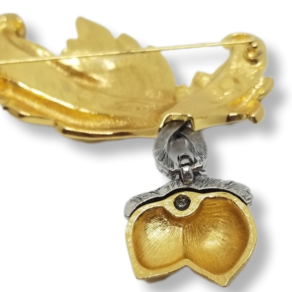 AVON 1994 "ELEGANT ACORN" LARGE  GOLDTONE & SILVERTONE ACORN & LEAF BROOCH - Picture 4 of 5
